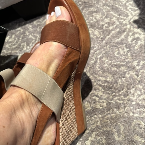 Aquatalia Brown suede platform wedge sandals in 9.5 - Picture 5 of 6